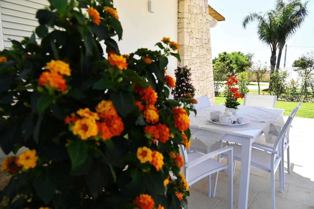 Borgo Fiorito Relais Bed & Breakfast Parabita Luaran gambar
