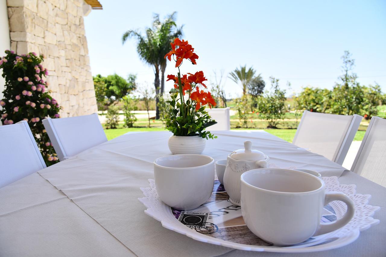 Borgo Fiorito Relais Bed & Breakfast Parabita Luaran gambar