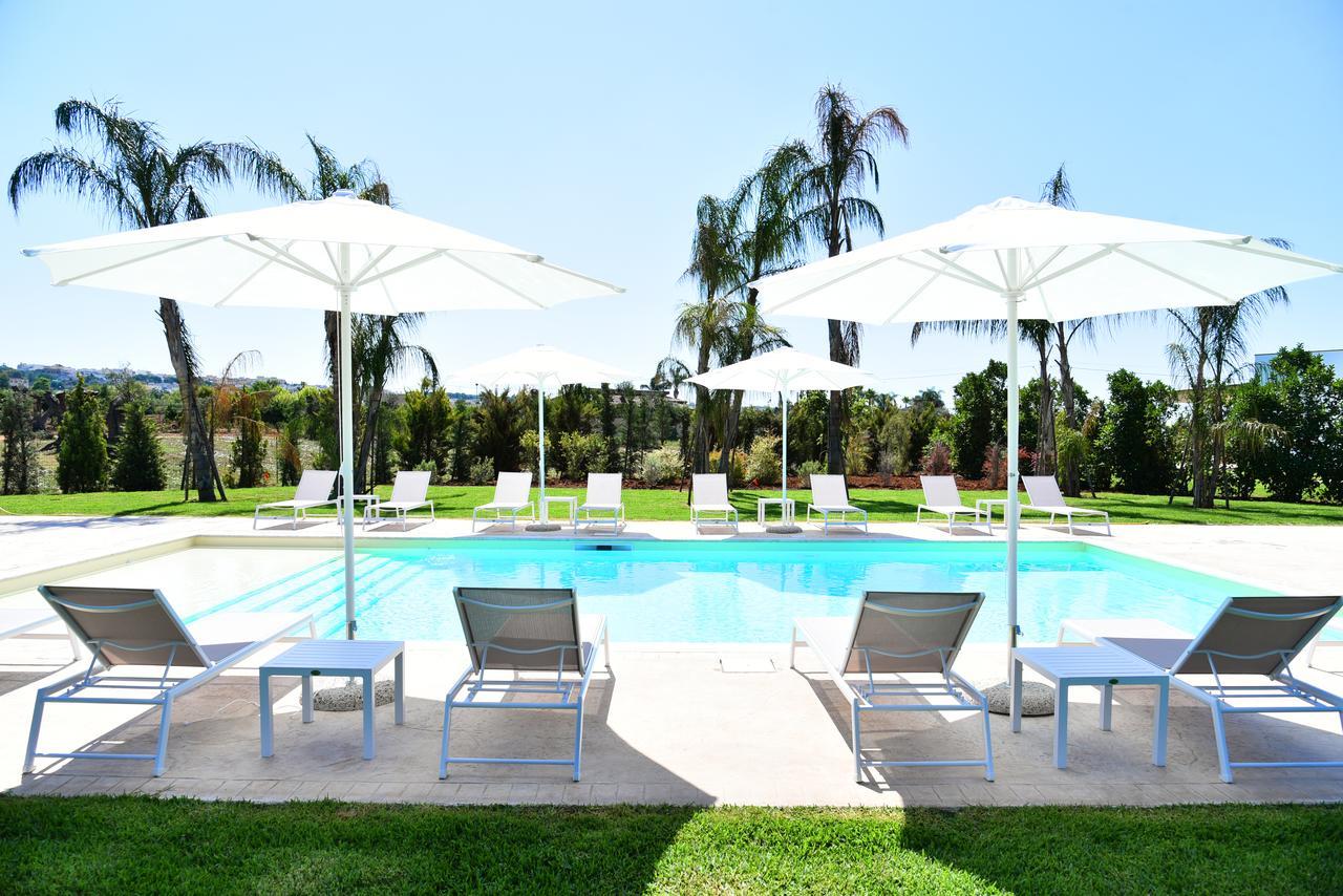 Borgo Fiorito Relais Bed & Breakfast Parabita Luaran gambar