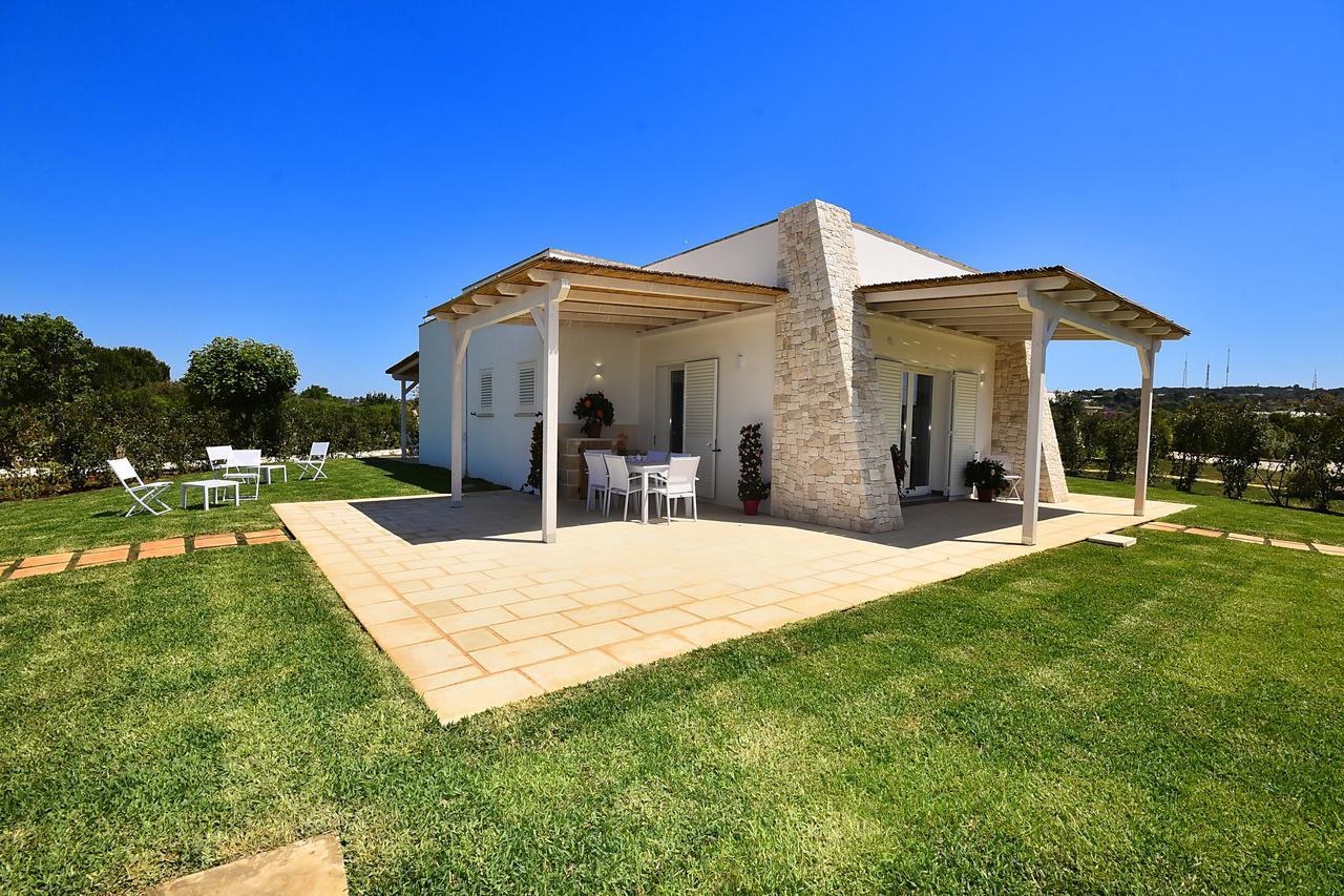 Borgo Fiorito Relais Bed & Breakfast Parabita Luaran gambar