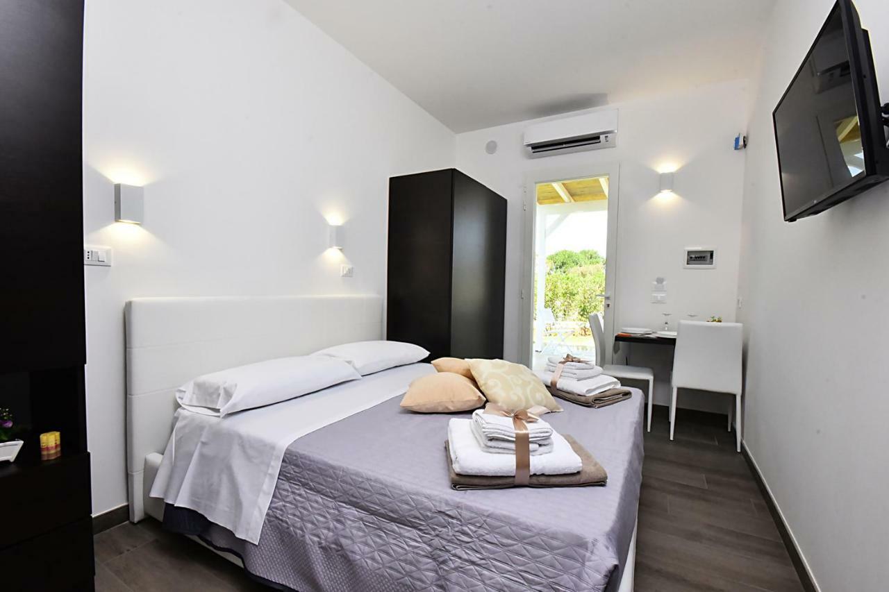 Borgo Fiorito Relais Bed & Breakfast Parabita Luaran gambar